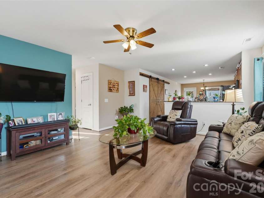 865 Willow Creek Drive, Gastonia, NC 28054.  MLS# CAR4415950, YatesRealty ID 45318. 