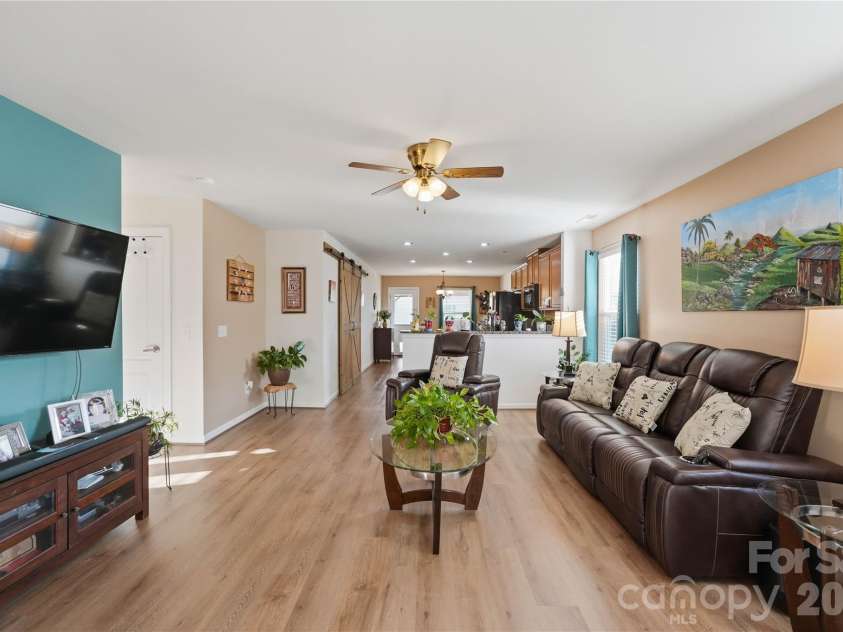 865 Willow Creek Drive, Gastonia, NC 28054.  MLS# CAR4415950, YatesRealty ID 45318. 