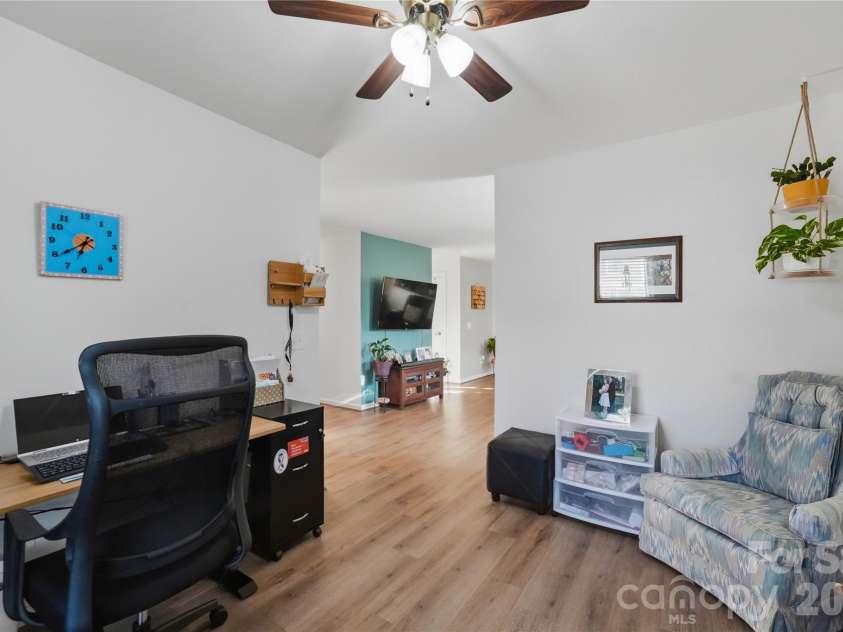 865 Willow Creek Drive, Gastonia, NC 28054.  MLS# CAR4415950, YatesRealty ID 45318. 