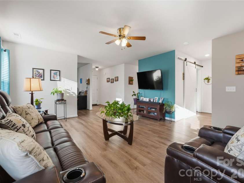 865 Willow Creek Drive, Gastonia, NC 28054.  MLS# CAR4415950, YatesRealty ID 45318. 