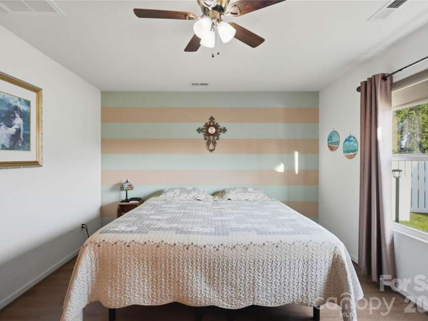 865 Willow Creek Drive, Gastonia, NC 28054.  MLS# CAR4415950, YatesRealty ID 45318. 