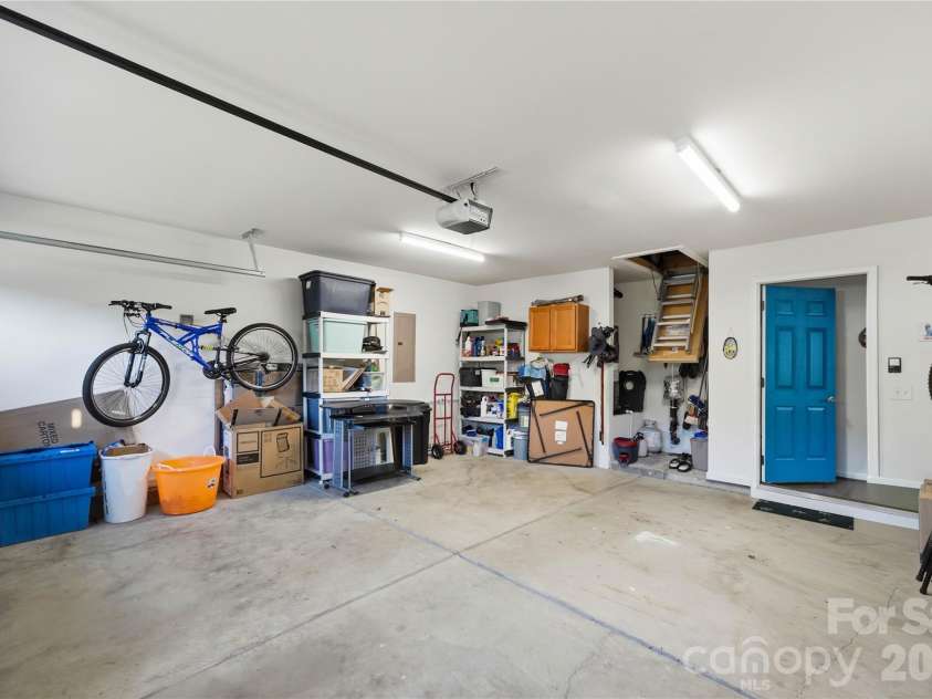865 Willow Creek Drive, Gastonia, NC 28054.  MLS# CAR4415950, YatesRealty ID 45318. 