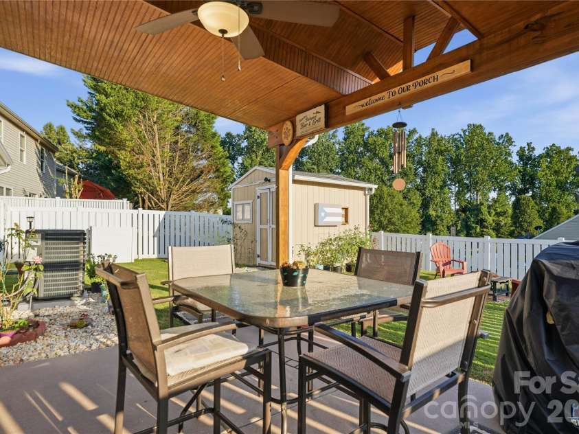 865 Willow Creek Drive, Gastonia, NC 28054.  MLS# CAR4415950, YatesRealty ID 45318. 