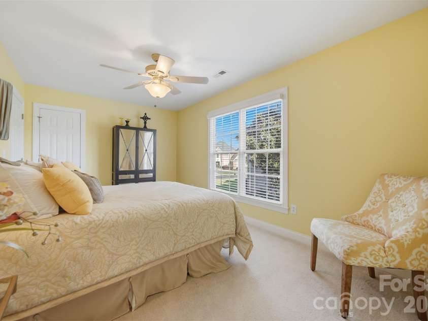 4410 1st Street Drive, Hickory, NC 28601.  MLS# CAR4318424, YatesRealty ID 4532. 