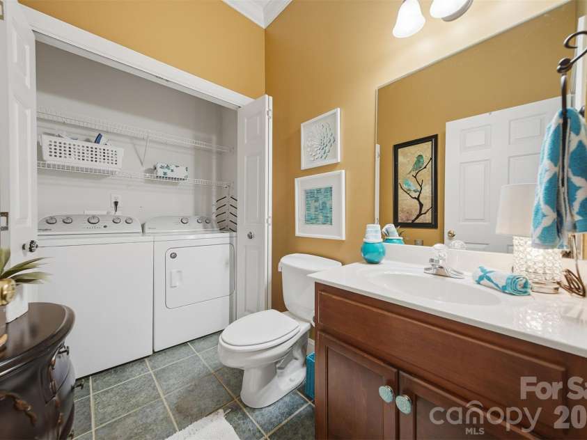 4410 1st Street Drive, Hickory, NC 28601.  MLS# CAR4318424, YatesRealty ID 4532. 
