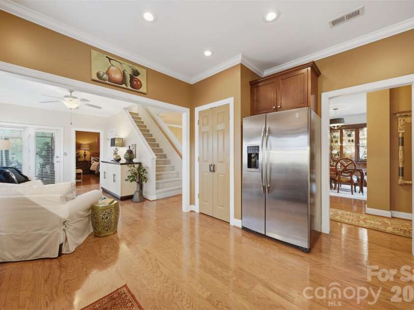 4410 1st Street Drive, Hickory, NC 28601.  MLS# CAR4318424, YatesRealty ID 4532. 