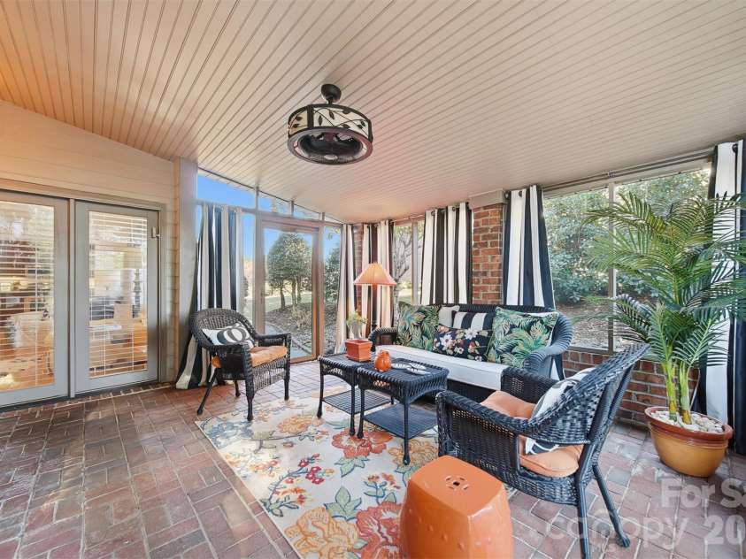 4410 1st Street Drive, Hickory, NC 28601.  MLS# CAR4318424, YatesRealty ID 4532. 