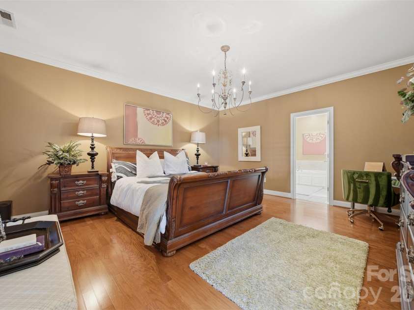 4410 1st Street Drive, Hickory, NC 28601.  MLS# CAR4318424, YatesRealty ID 4532. 