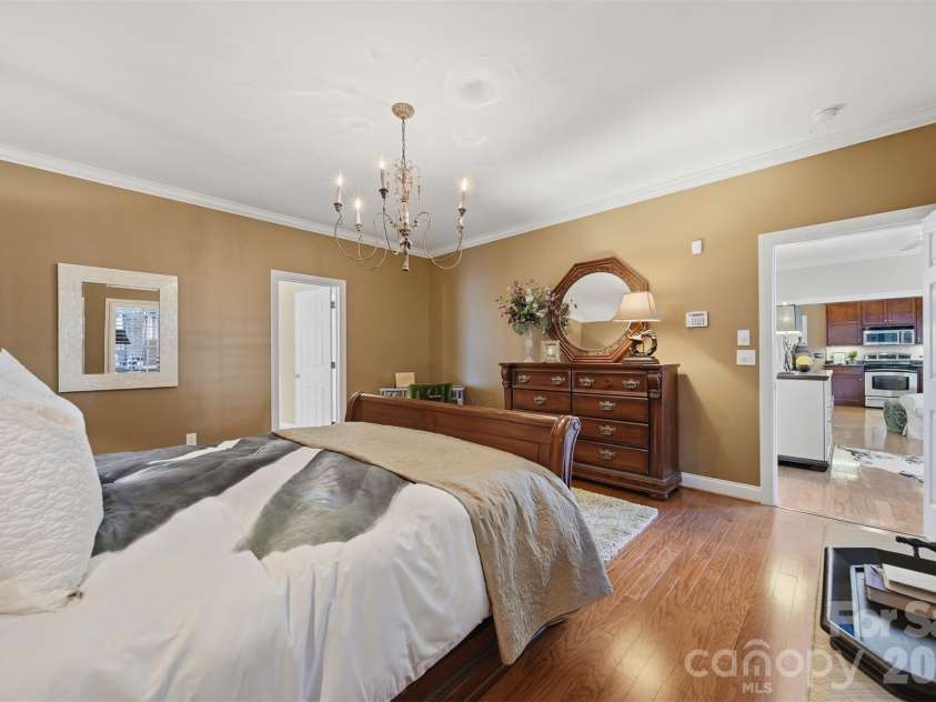 4410 1st Street Drive, Hickory, NC 28601.  MLS# CAR4318424, YatesRealty ID 4532. 