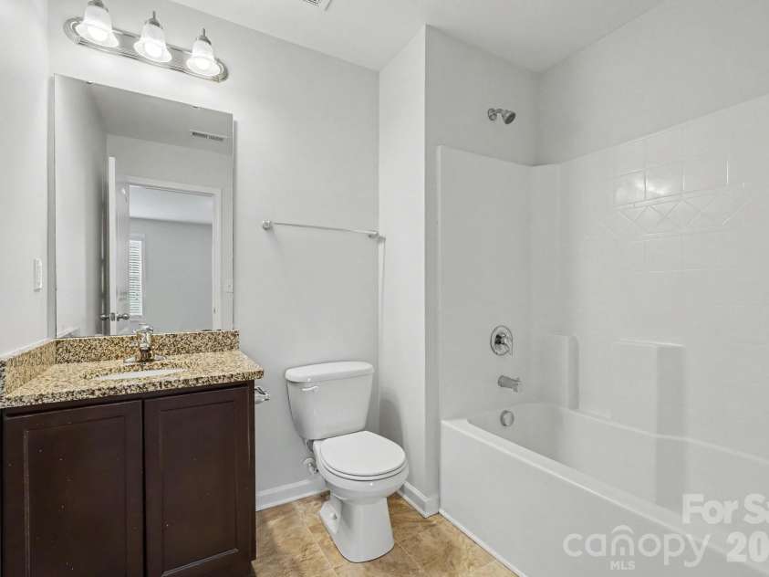 2318 Sonoma Valley Drive, Charlotte, NC 28214.  MLS# CAR4411062, YatesRealty ID 45320. 