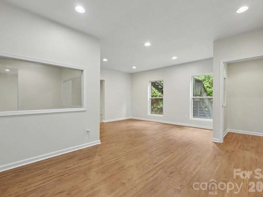 2318 Sonoma Valley Drive, Charlotte, NC 28214.  MLS# CAR4411062, YatesRealty ID 45320. 
