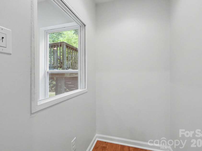 2318 Sonoma Valley Drive, Charlotte, NC 28214.  MLS# CAR4411062, YatesRealty ID 45320. 
