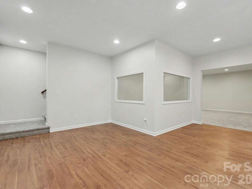 2318 Sonoma Valley Drive, Charlotte, NC 28214.  MLS# CAR4411062, YatesRealty ID 45320. 