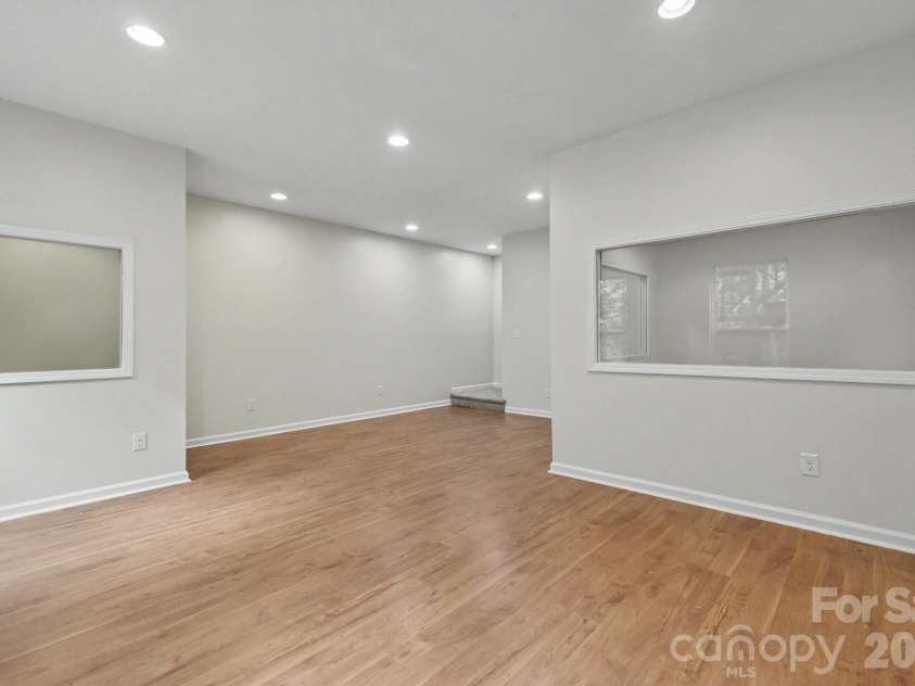 2318 Sonoma Valley Drive, Charlotte, NC 28214.  MLS# CAR4411062, YatesRealty ID 45320. 
