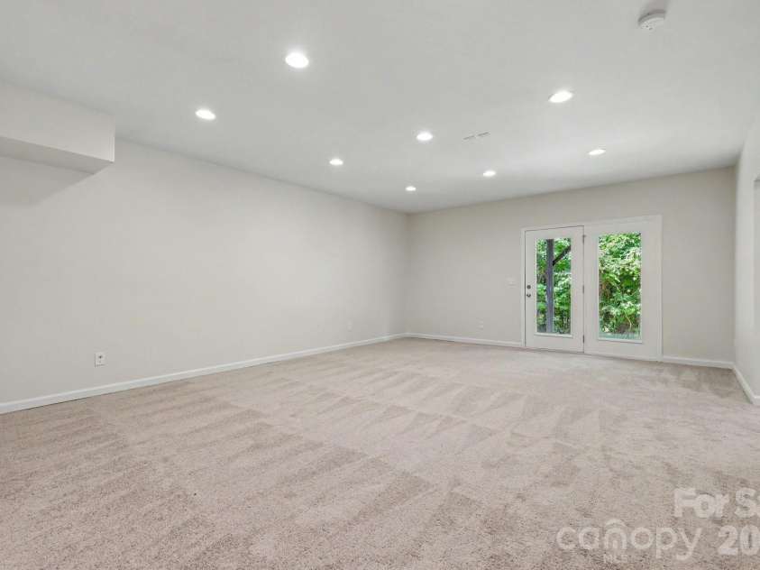 2318 Sonoma Valley Drive, Charlotte, NC 28214.  MLS# CAR4411062, YatesRealty ID 45320. 