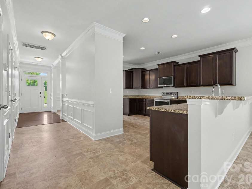 2318 Sonoma Valley Drive, Charlotte, NC 28214.  MLS# CAR4411062, YatesRealty ID 45320. 