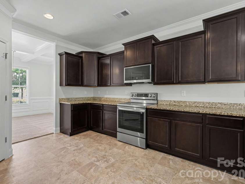 2318 Sonoma Valley Drive, Charlotte, NC 28214.  MLS# CAR4411062, YatesRealty ID 45320. 