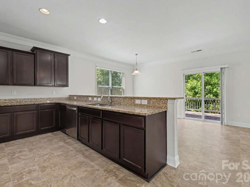 2318 Sonoma Valley Drive, Charlotte, NC 28214.  MLS# CAR4411062, YatesRealty ID 45320. 