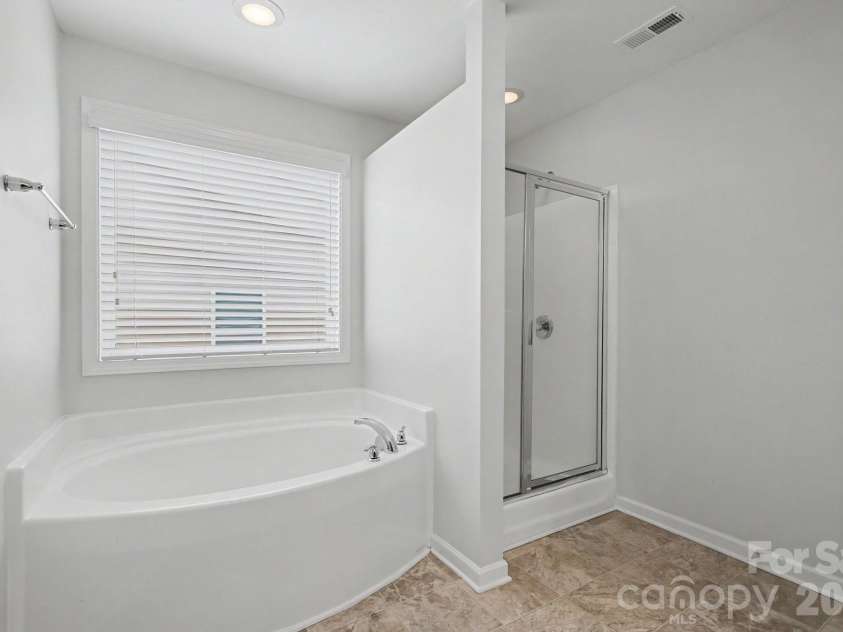 2318 Sonoma Valley Drive, Charlotte, NC 28214.  MLS# CAR4411062, YatesRealty ID 45320. 