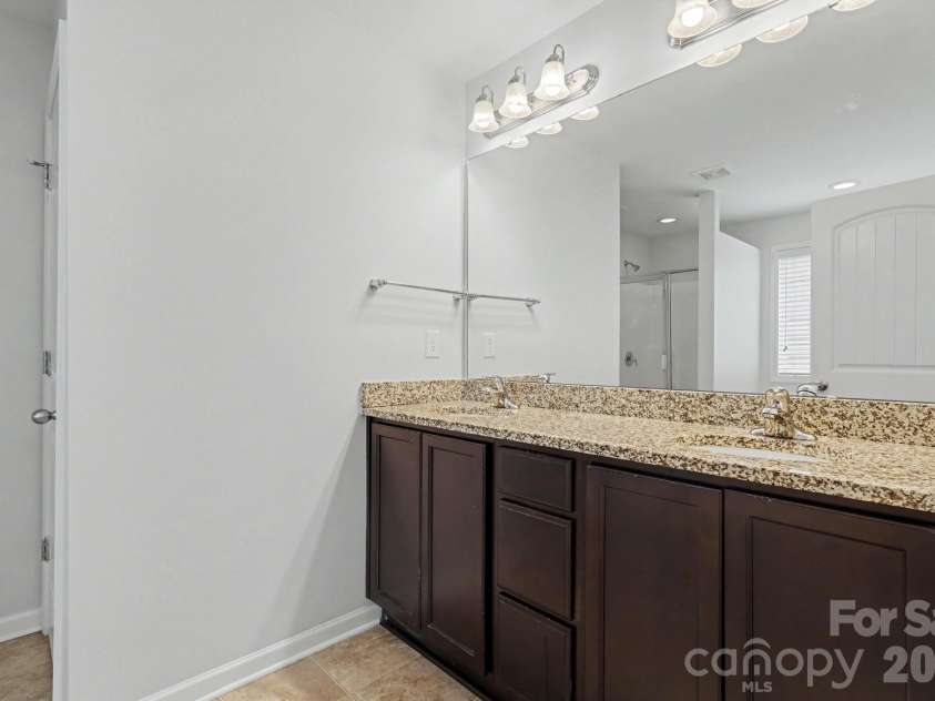 2318 Sonoma Valley Drive, Charlotte, NC 28214.  MLS# CAR4411062, YatesRealty ID 45320. 