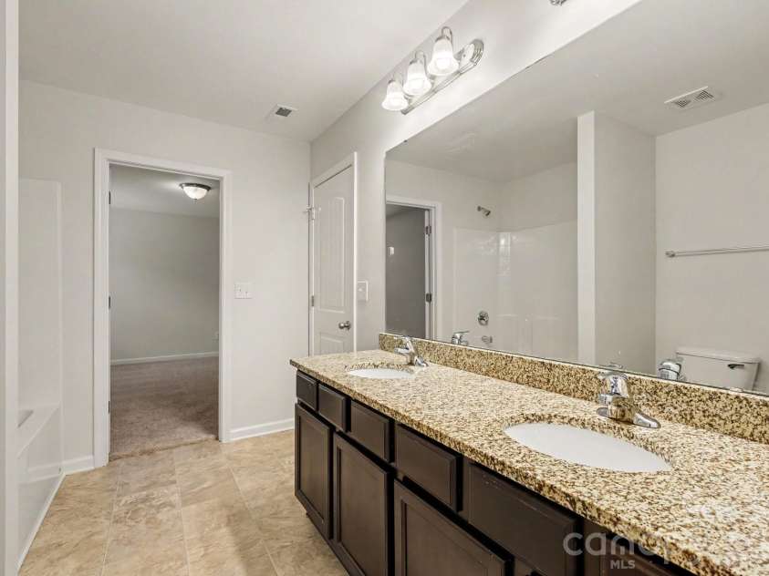 2318 Sonoma Valley Drive, Charlotte, NC 28214.  MLS# CAR4411062, YatesRealty ID 45320. 