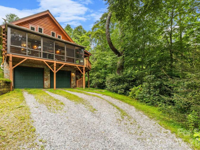 7803 Nc 183 None, Newland, NC 28657.  MLS# CAR4415408, YatesRealty ID 45322. Driveway