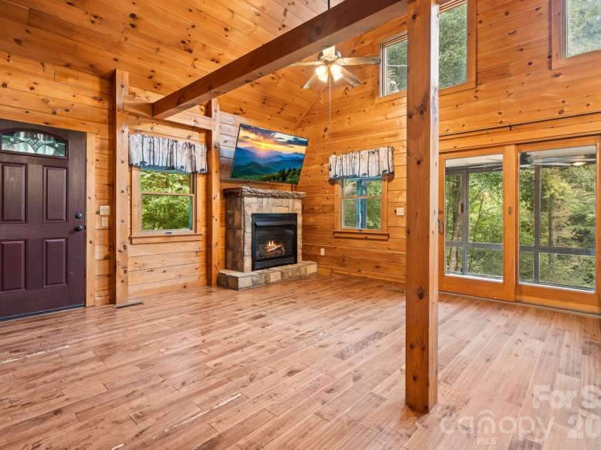 7803 Nc 183 None, Newland, NC 28657.  MLS# CAR4415408, YatesRealty ID 45322. Entryway