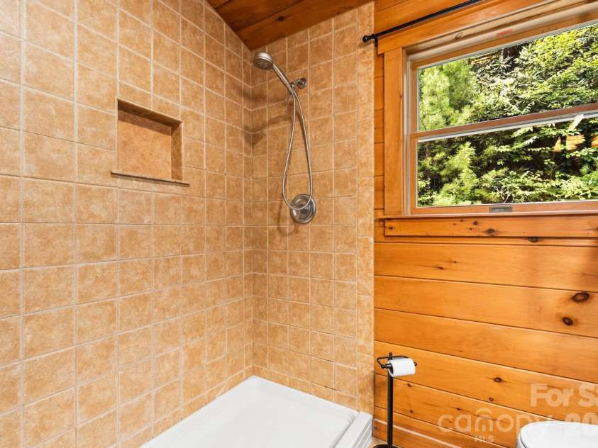 7803 Nc 183 None, Newland, NC 28657.  MLS# CAR4415408, YatesRealty ID 45322. Primary Bathroom 2