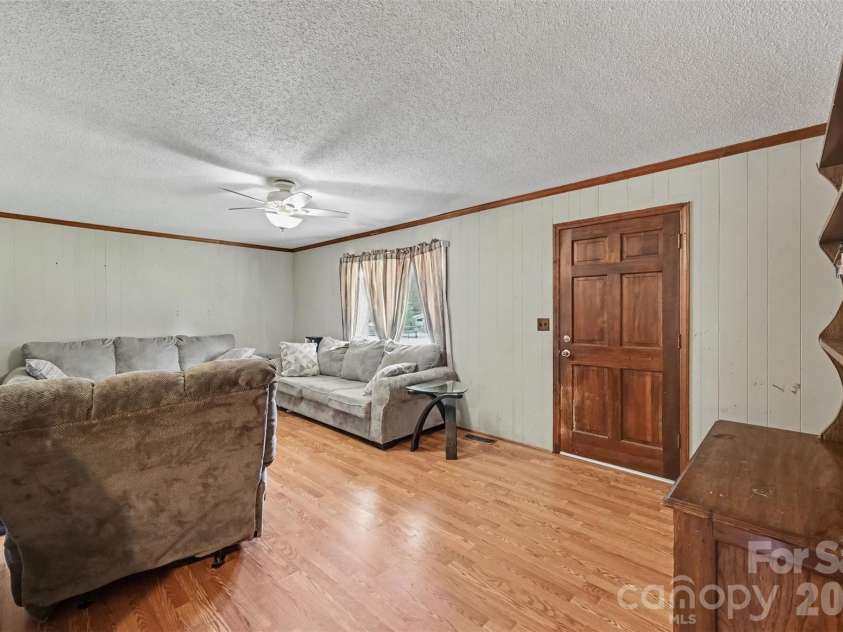 808 Chestnut Street, Stanley, NC 28164.  MLS# CAR4414388, YatesRealty ID 45323. 