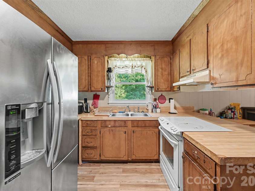 808 Chestnut Street, Stanley, NC 28164.  MLS# CAR4414388, YatesRealty ID 45323. 