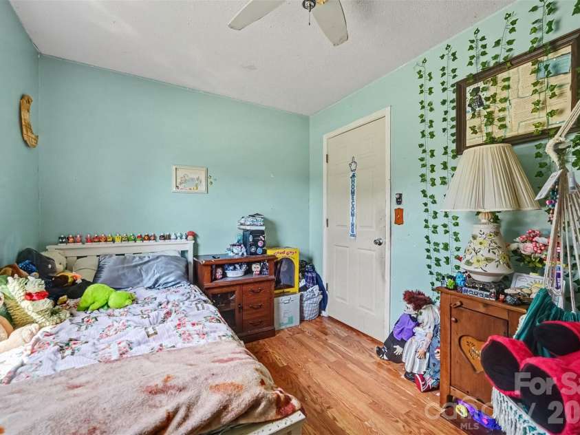 808 Chestnut Street, Stanley, NC 28164.  MLS# CAR4414388, YatesRealty ID 45323. 