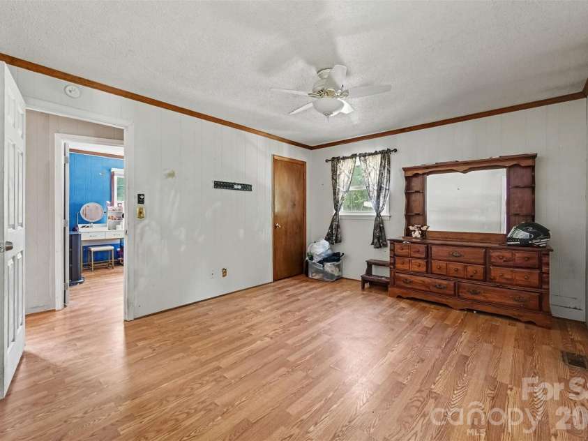 808 Chestnut Street, Stanley, NC 28164.  MLS# CAR4414388, YatesRealty ID 45323. 