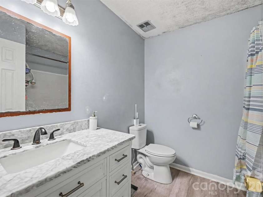 808 Chestnut Street, Stanley, NC 28164.  MLS# CAR4414388, YatesRealty ID 45323. 