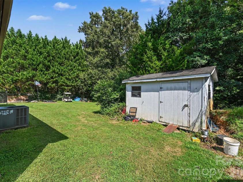 808 Chestnut Street, Stanley, NC 28164.  MLS# CAR4414388, YatesRealty ID 45323. 