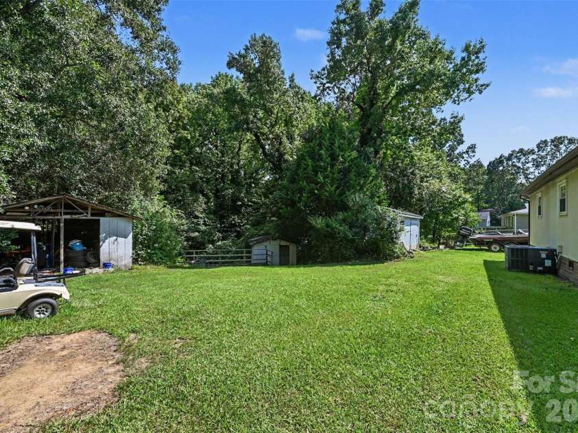 808 Chestnut Street, Stanley, NC 28164.  MLS# CAR4414388, YatesRealty ID 45323. 