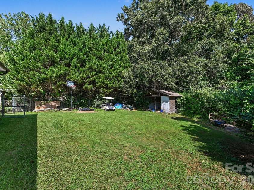 808 Chestnut Street, Stanley, NC 28164.  MLS# CAR4414388, YatesRealty ID 45323. 
