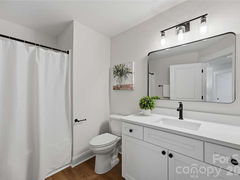 14133 Woodhurst Lane, Mint Hill, NC 28227.  MLS# CAR4415428, YatesRealty ID 45326. Hall bath