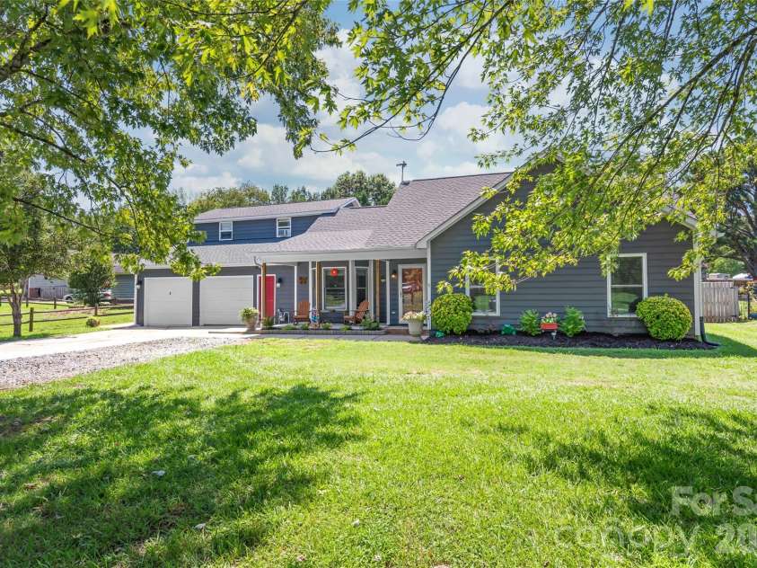 2241 Indian Cross Trail, Matthews, NC 28104.  MLS# CAR4413908, YatesRealty ID 45328. 