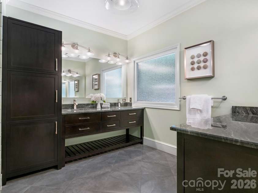 5402 Flowering Dogwood Lane, Charlotte, NC 28270.  MLS# CAR4413846, YatesRealty ID 45329. Completely updated primary bathroom