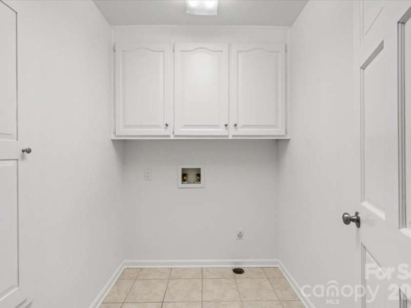1061 Fairway Drive, Kannapolis, NC 28081.  MLS# CAR4319984, YatesRealty ID 4533. Main Level Laundry Room