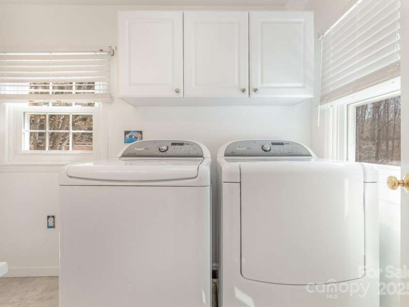 1423 Shoreline Drive, Lexington, NC 27292.  MLS# CAR4204057, YatesRealty ID 4533. 