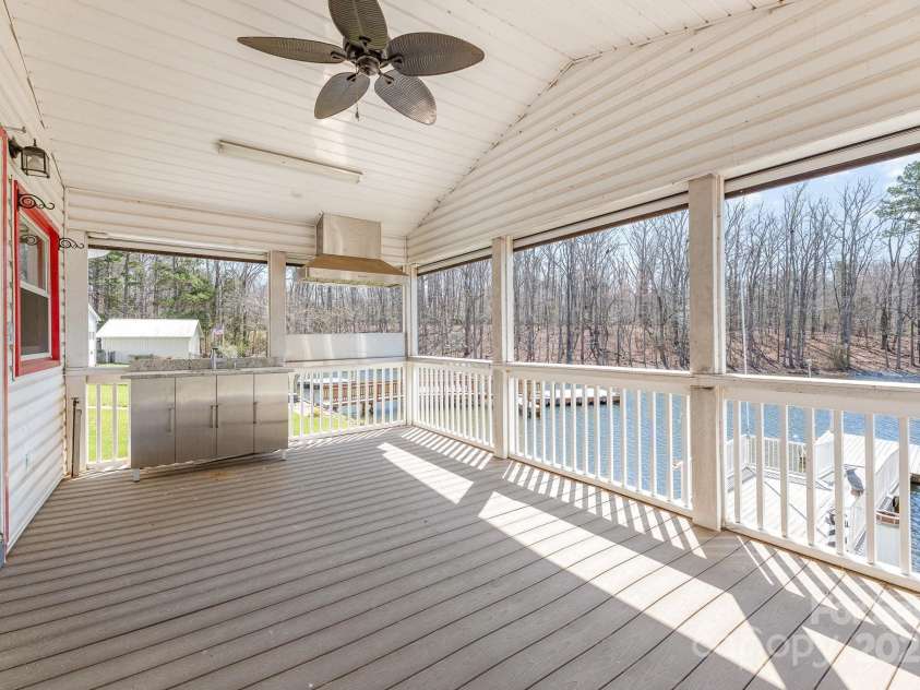 1423 Shoreline Drive, Lexington, NC 27292.  MLS# CAR4204057, YatesRealty ID 4533. 