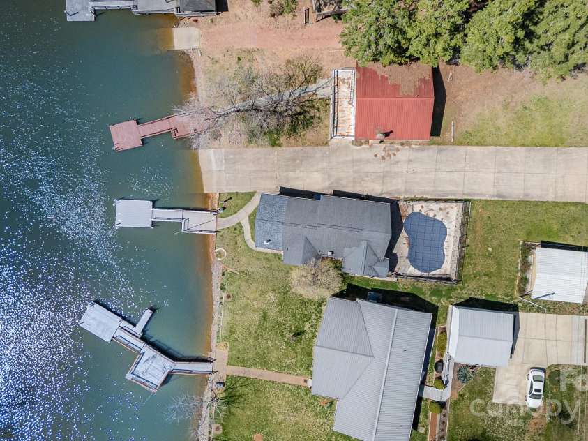 1423 Shoreline Drive, Lexington, NC 27292.  MLS# CAR4204057, YatesRealty ID 4533. 