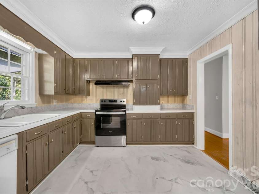 1012 Forest Drive, Marshville, NC 28103.  MLS# CAR4412442, YatesRealty ID 45330. Kitchen