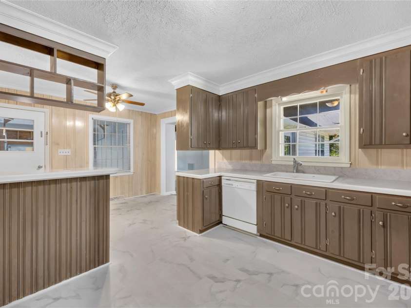 1012 Forest Drive, Marshville, NC 28103.  MLS# CAR4412442, YatesRealty ID 45330. Kitchen