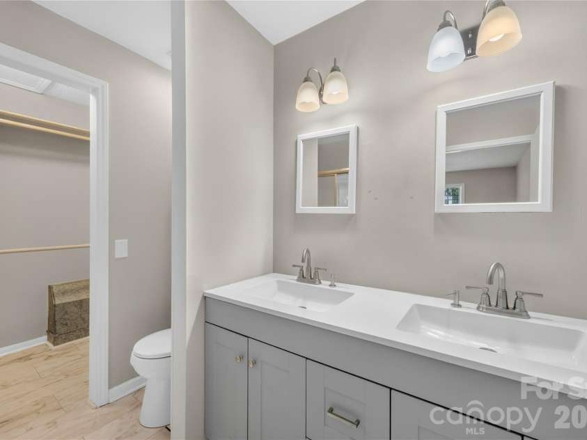 1012 Forest Drive, Marshville, NC 28103.  MLS# CAR4412442, YatesRealty ID 45330. Primary Bath
