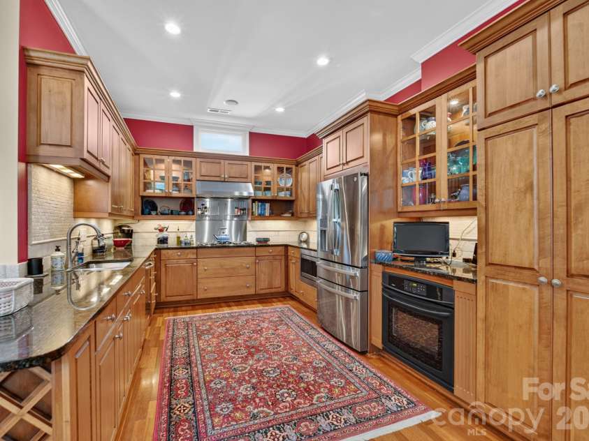 998 Blakeley Walk, Rock Hill, SC 29732.  MLS# CAR4410209, YatesRealty ID 45331. Kitchen
