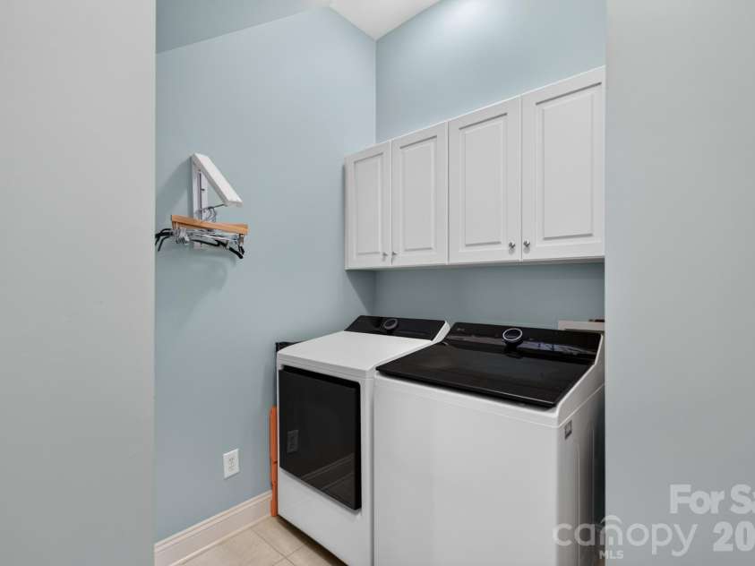 998 Blakeley Walk, Rock Hill, SC 29732.  MLS# CAR4410209, YatesRealty ID 45331. Laundry Room