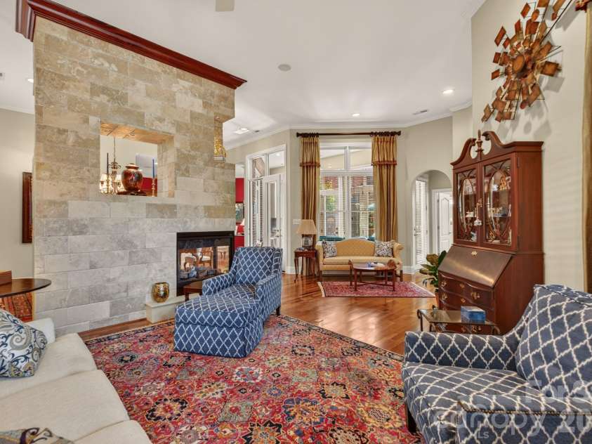 998 Blakeley Walk, Rock Hill, SC 29732.  MLS# CAR4410209, YatesRealty ID 45331. Living Room