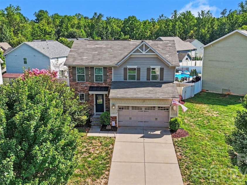 3696 English Garden Drive, Gastonia, NC 28056.  MLS# CAR4415816, YatesRealty ID 45332. 